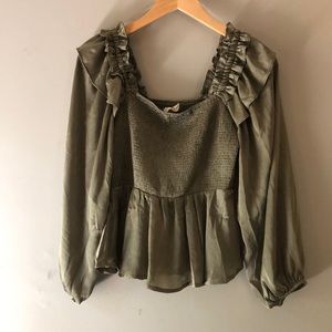 Entro balloon sleeve ruffle top size M